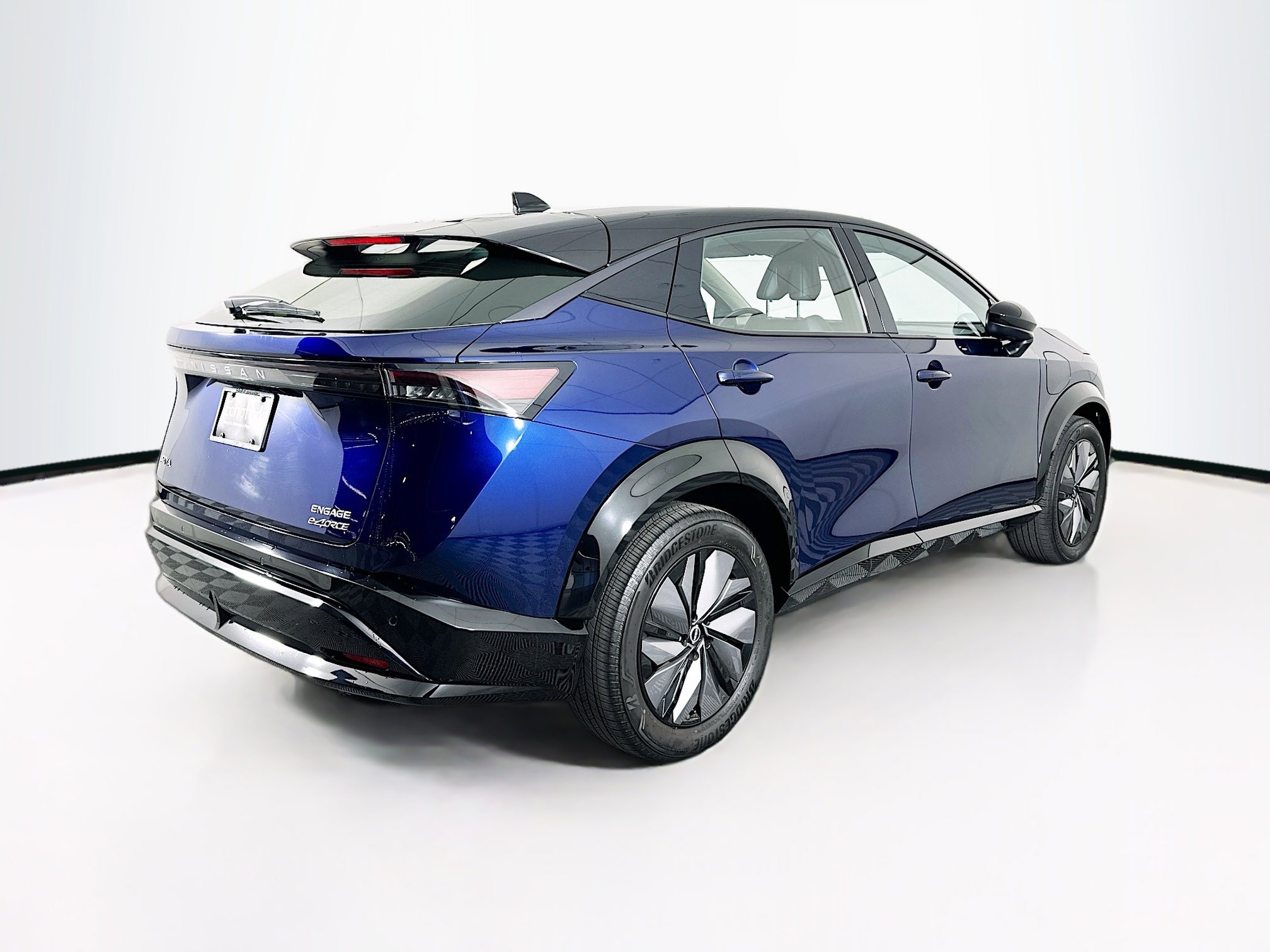 Used 2024 Nissan Ariya AWD image 9