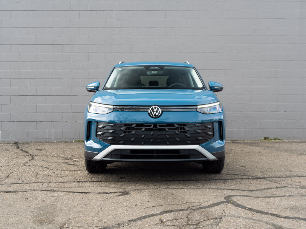 New 2026 Volkswagen Tiguan SE AWD/4WD image 2