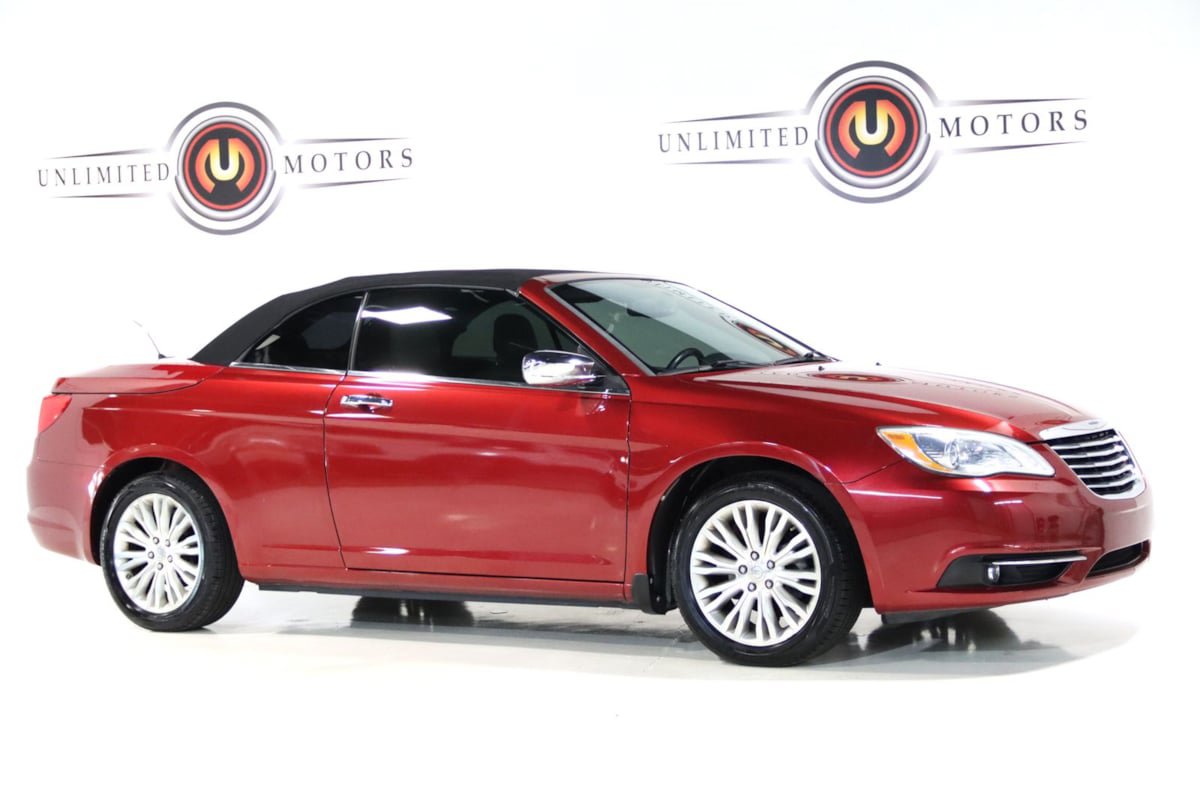 Used 2013 Chrysler 200 Limited FWD image 3