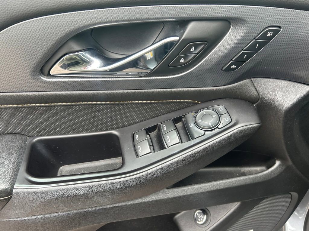 Used 2020 Chevrolet Traverse Premier image 13