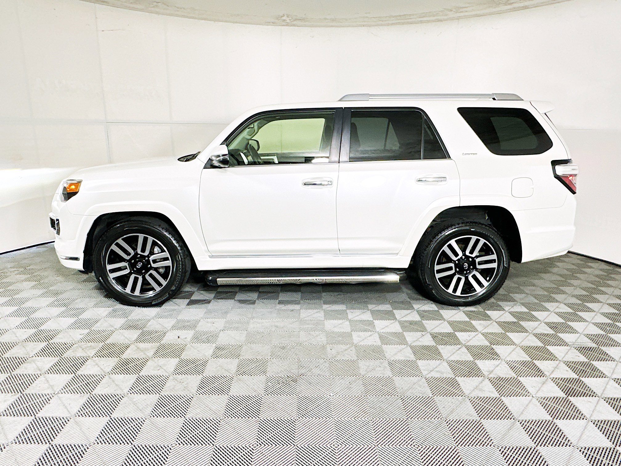 Used 2023 Toyota 4Runner Limited image 6
