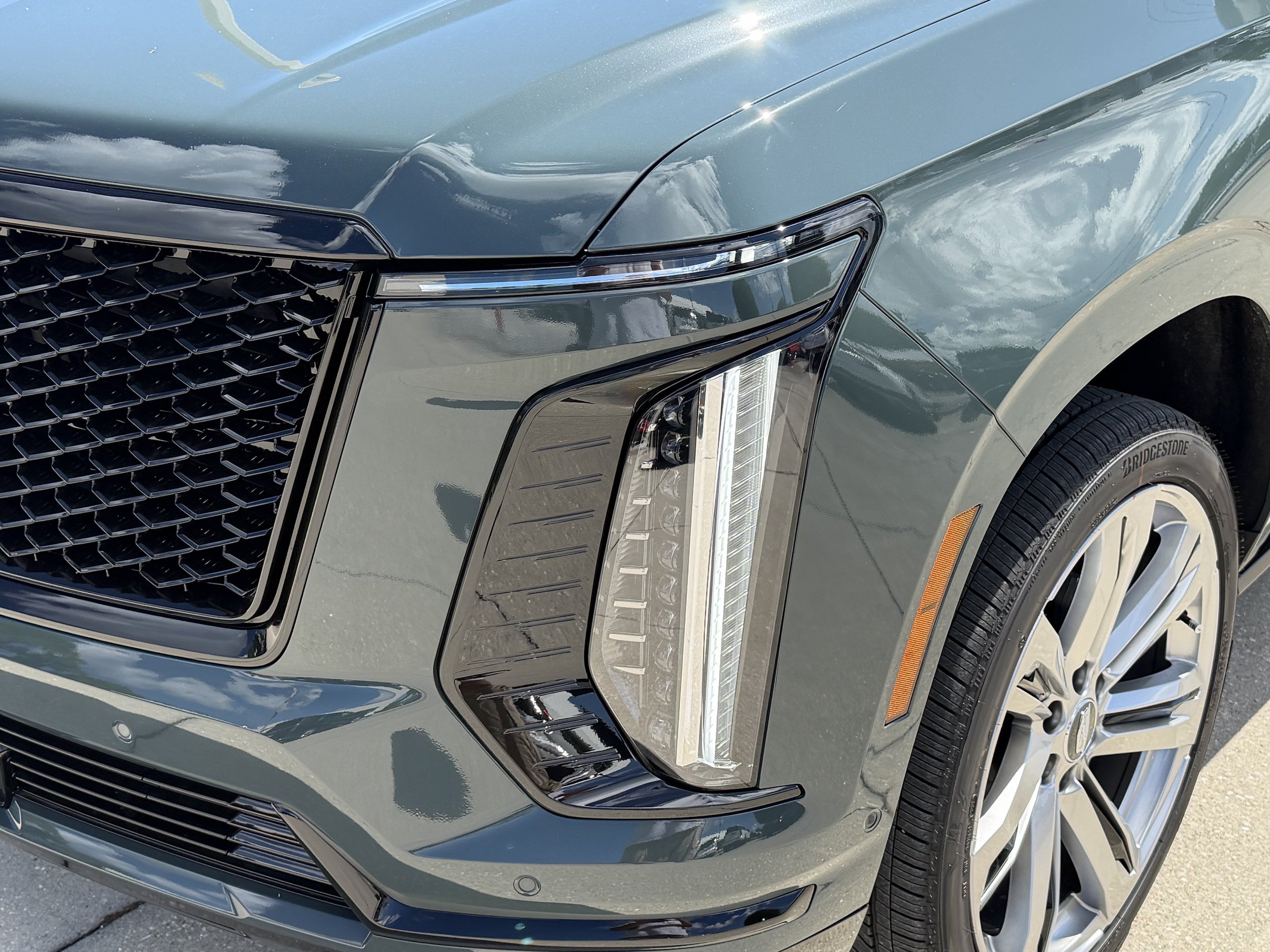 New 2026 Cadillac Escalade ESV Sport w/ Touring Package AWD/4WD image 9