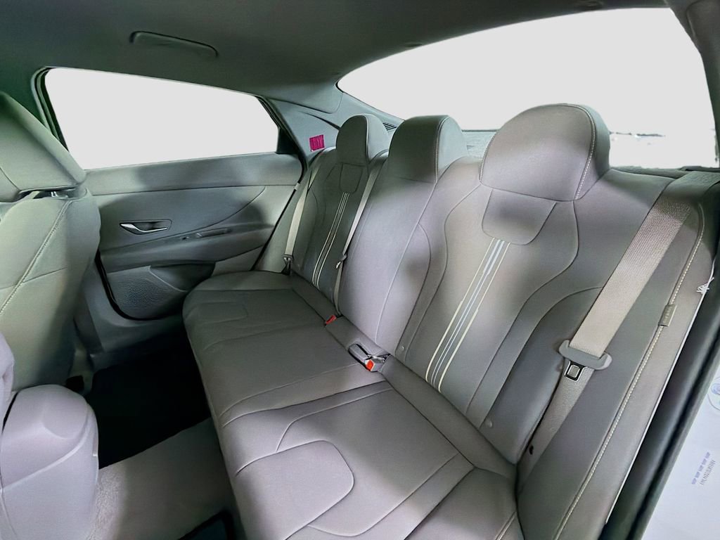 Used 2025 Hyundai Elantra Sport FWD image 23