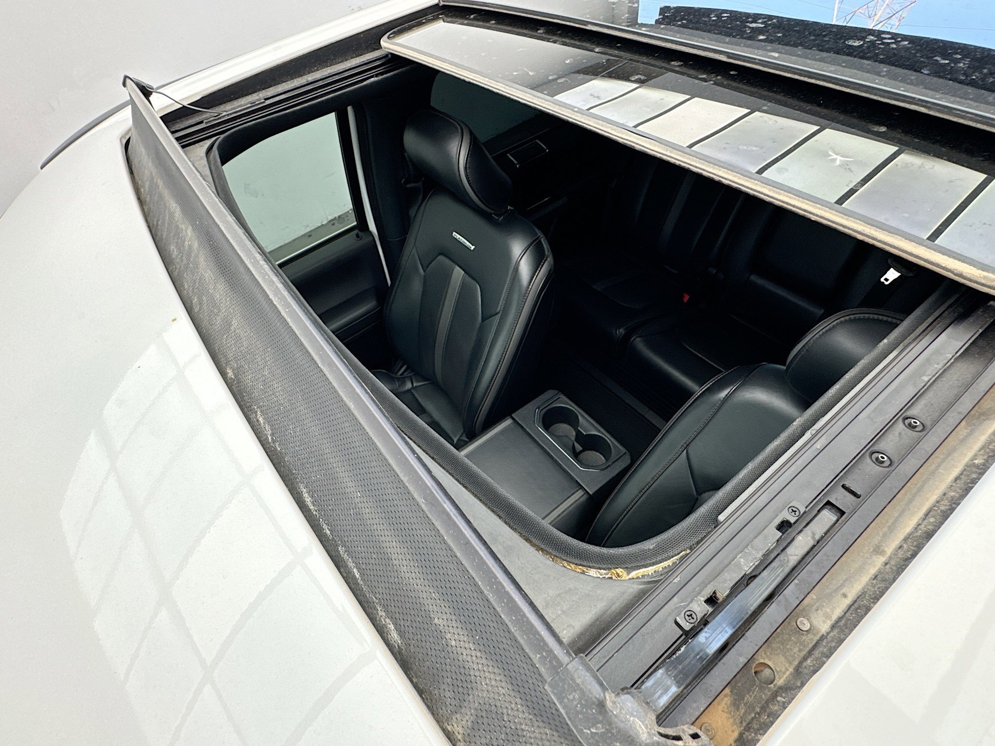 Used 2021 Ford F350 Platinum w/ FX4 Off-Road Package image 13