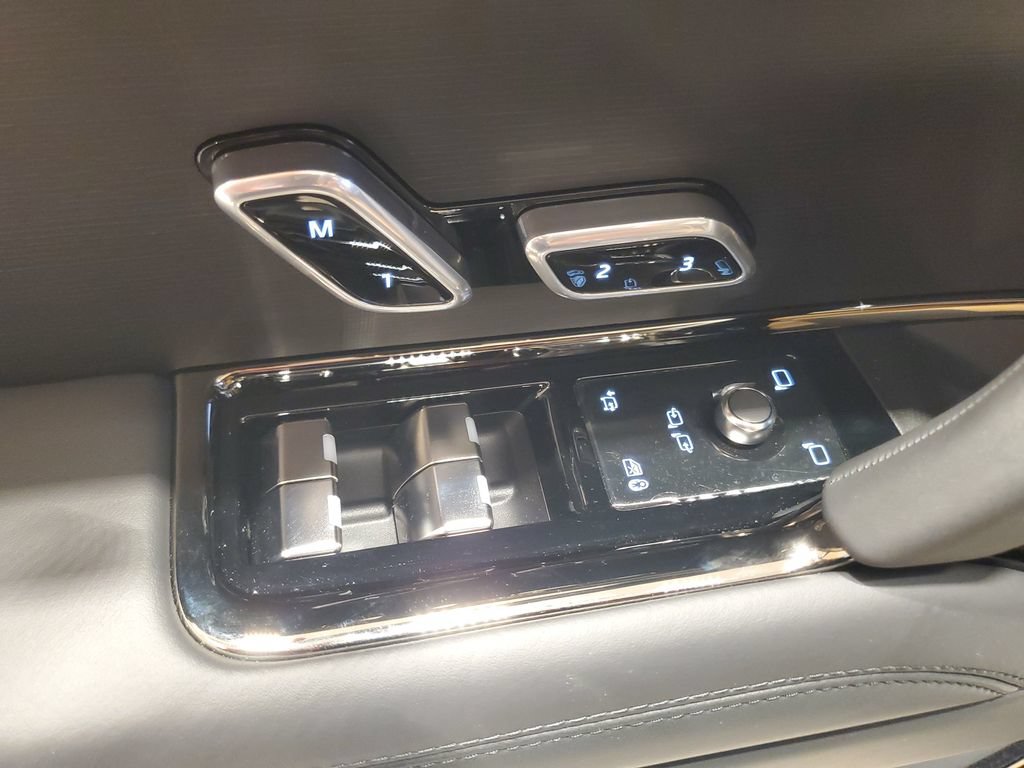 New 2027 Land Rover Range Rover Sport Dynamic SE AWD/4WD image 9