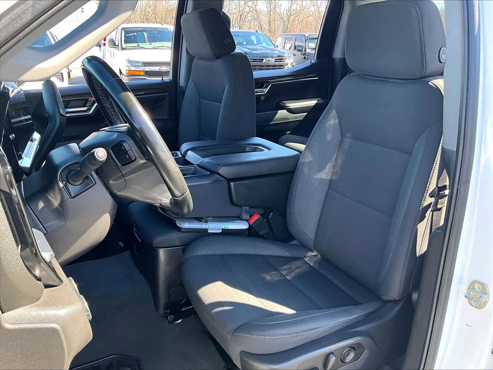 Used 2023 Chevrolet Silverado 1500 LT AWD/4WD image 10