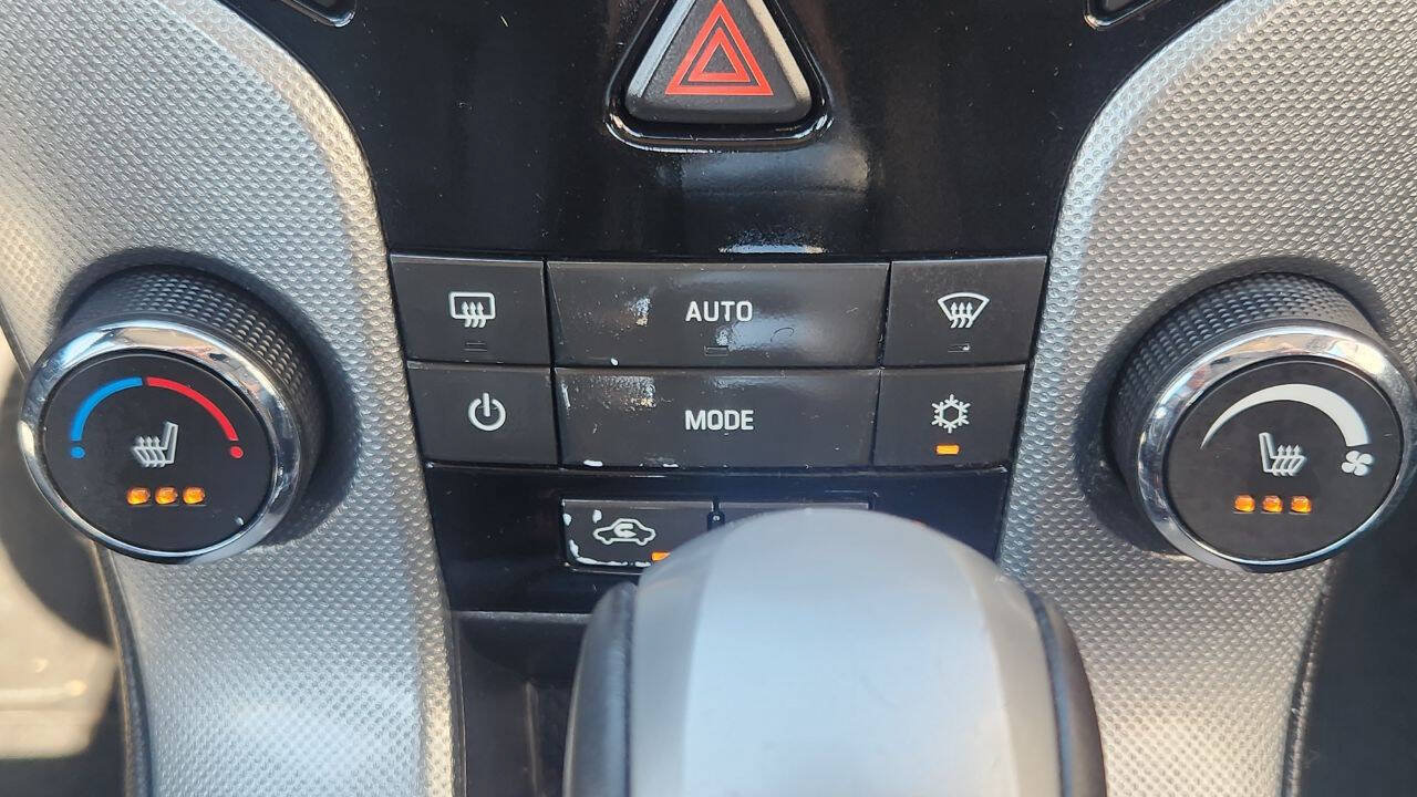 Used 2016 Chevrolet Cruze LTZ FWD image 14
