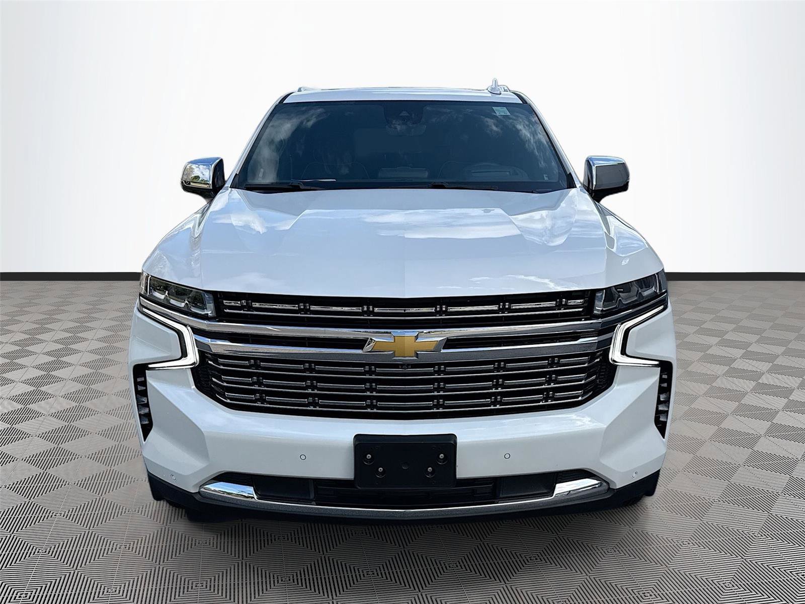 Used 2023 Chevrolet Tahoe Premier w/ Premium Package AWD/4WD image 2