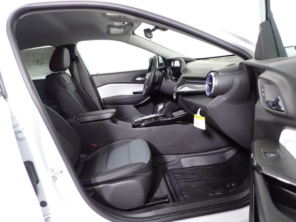 New 2026 Chevrolet Trax LT w/ LT Convenience Package image 30