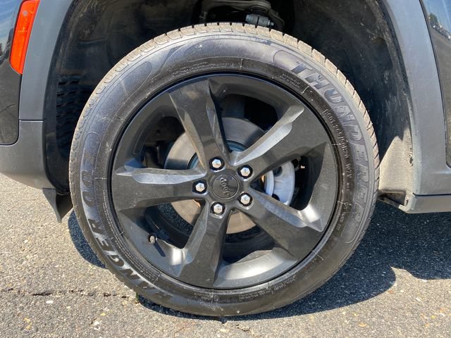 Used 2023 Jeep Grand Cherokee Altitude AWD/4WD image 22
