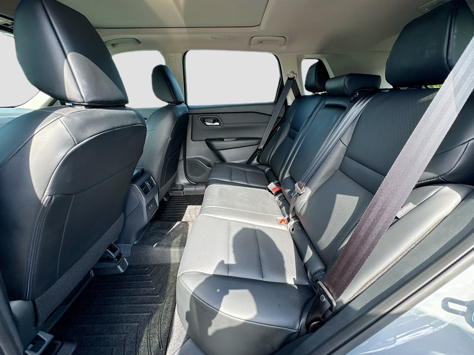Used 2026 Nissan Rogue Dark Armor FWD image 25