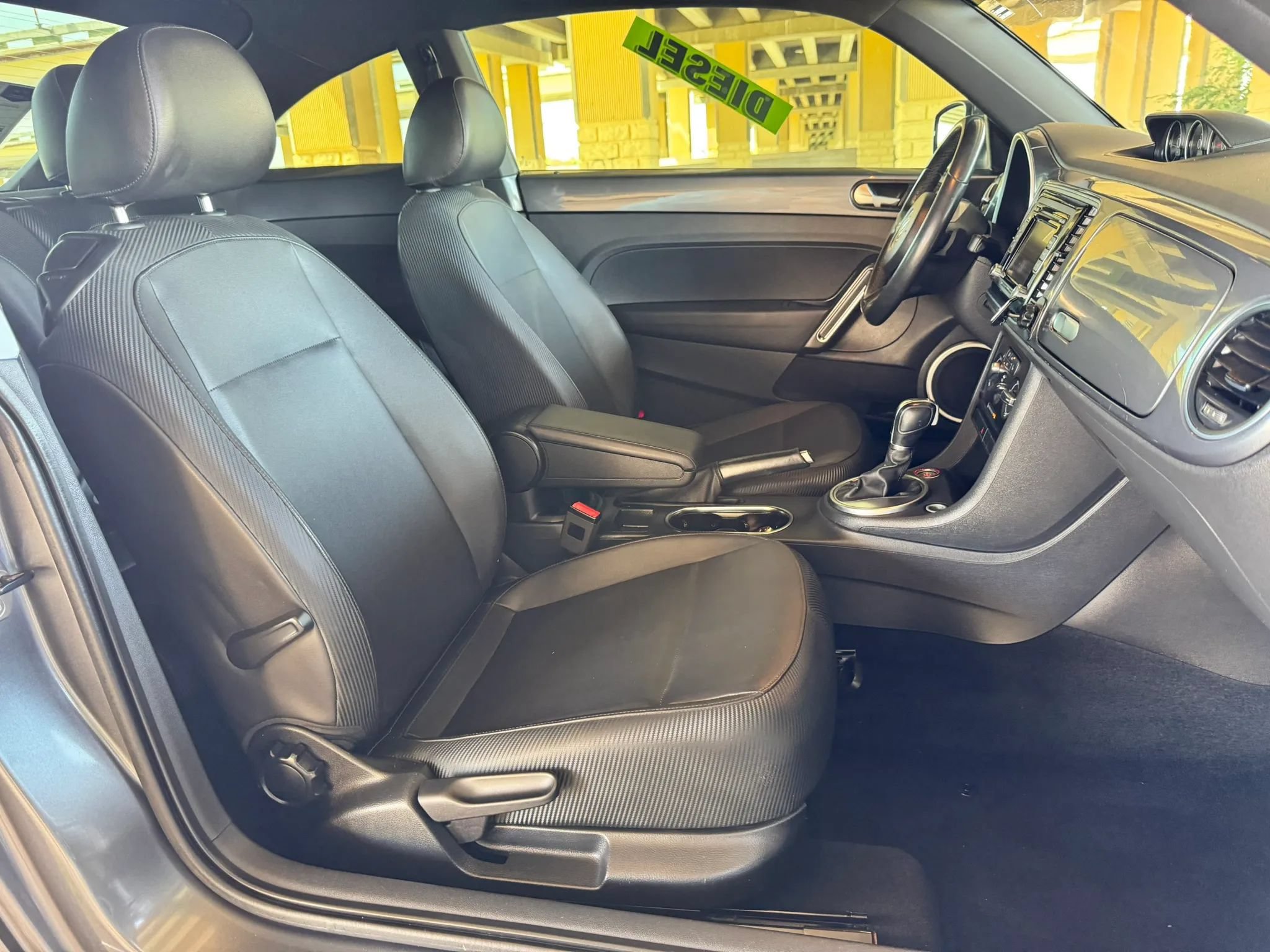 Used 2014 Volkswagen Beetle TDI FWD image 23