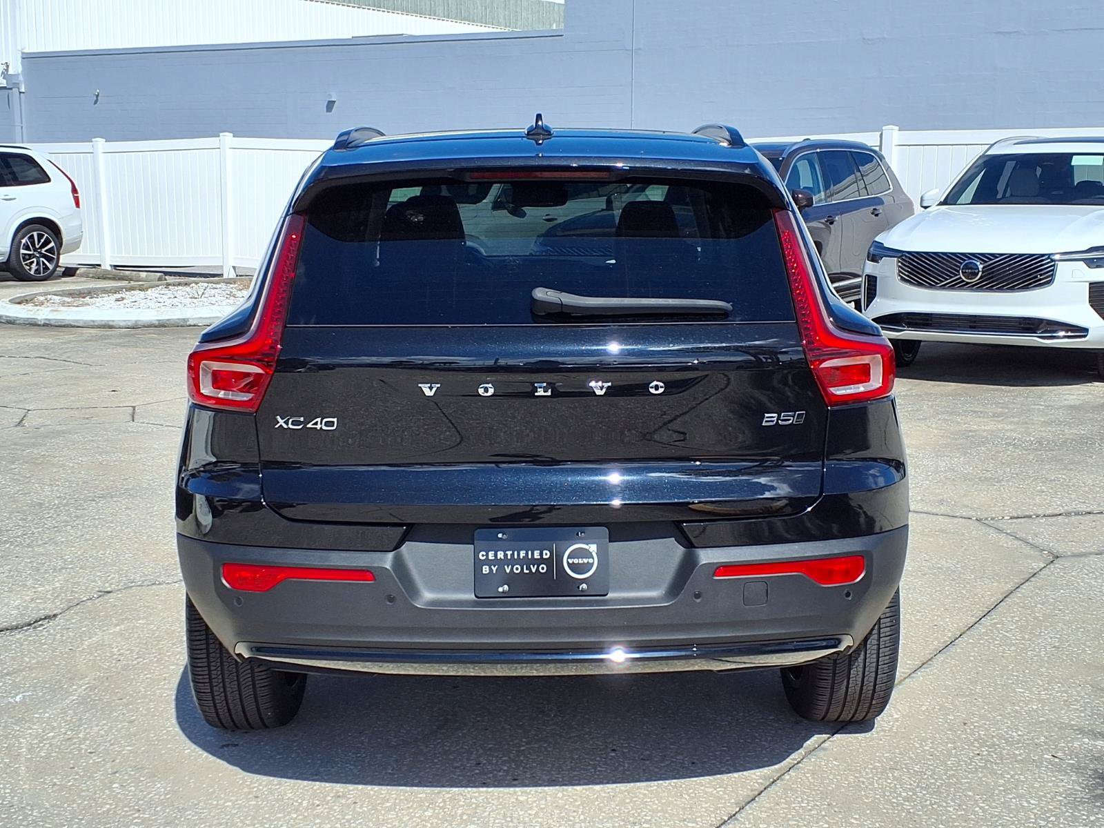Certified 2025 Volvo XC40 B5 Ultra AWD/4WD image 6