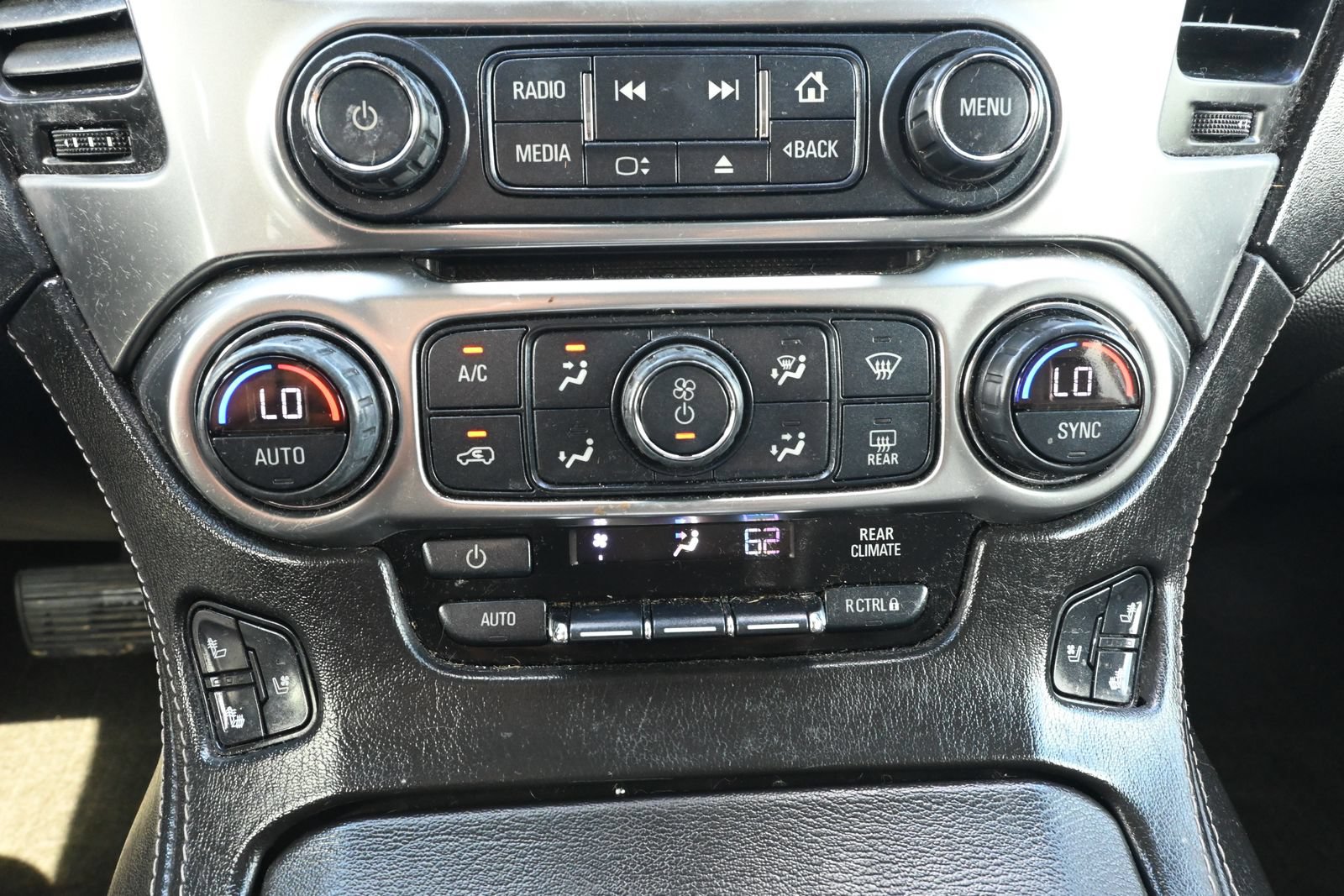 Used 2018 Chevrolet Tahoe Premier AWD/4WD image 19