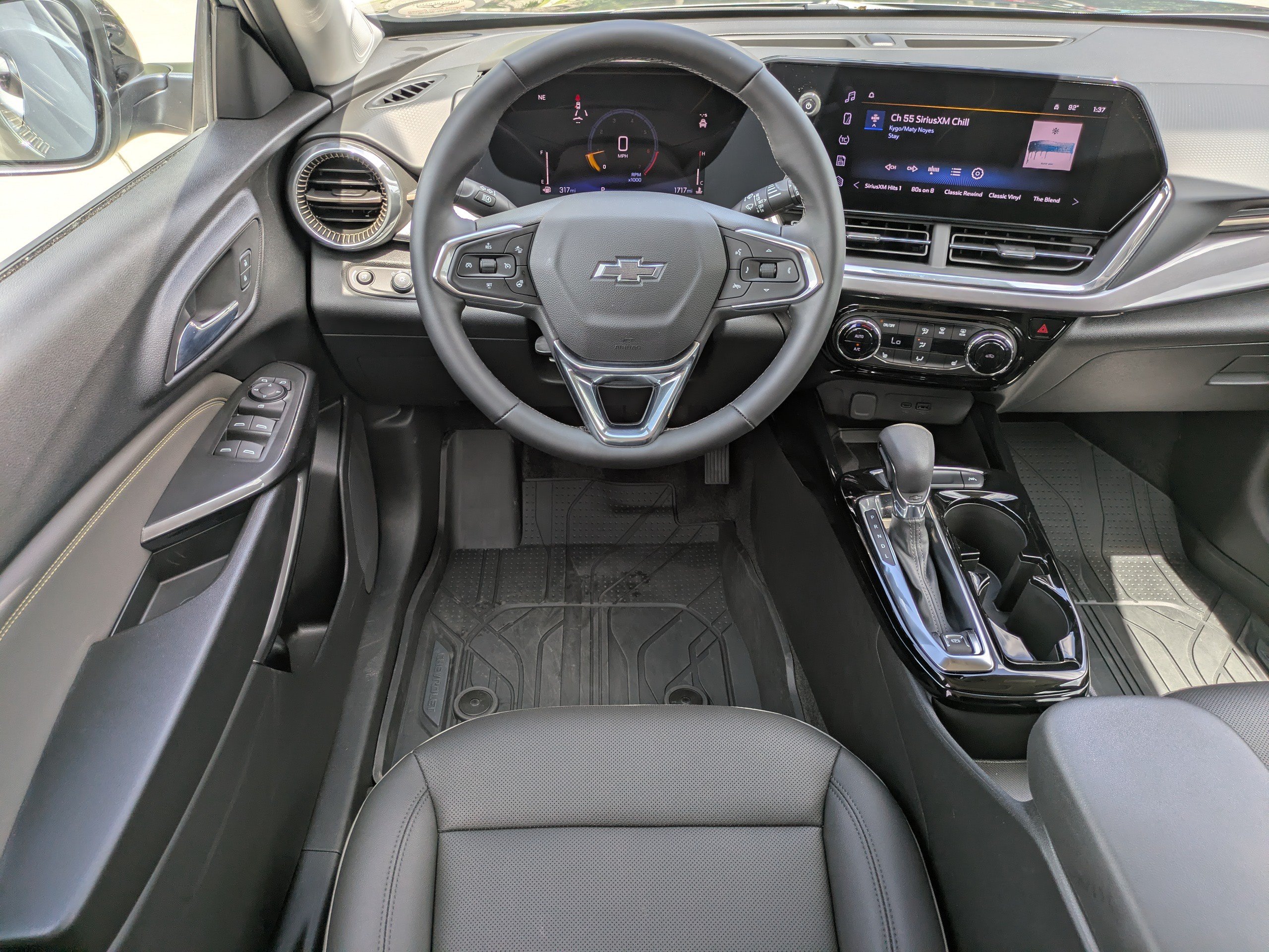 Used 2026 Chevrolet Trax ACTIV w/ Sunroof Package FWD image 14