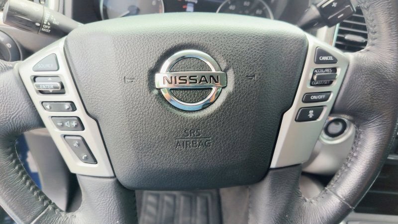 Used 2021 Nissan Titan SV w/ SV Convenience Package RWD image 15