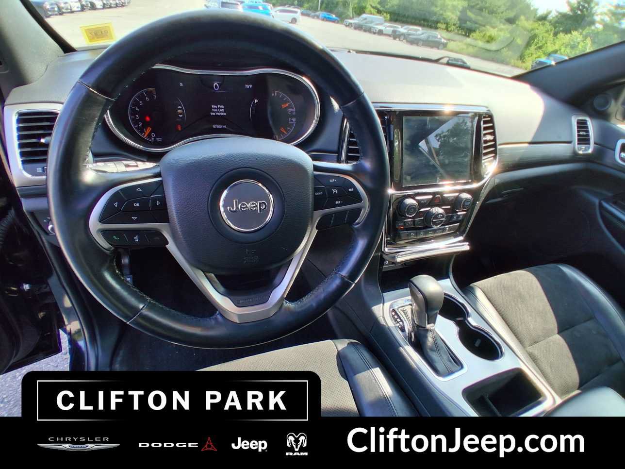 Used 2021 Jeep Grand Cherokee Laredo X AWD/4WD image 11