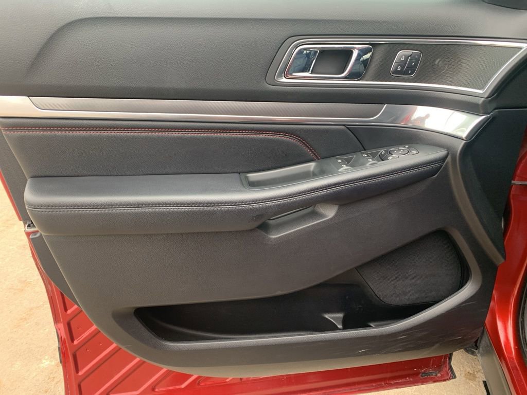 Used 2018 Ford Explorer Sport w/ Equipment Group 401A image 18