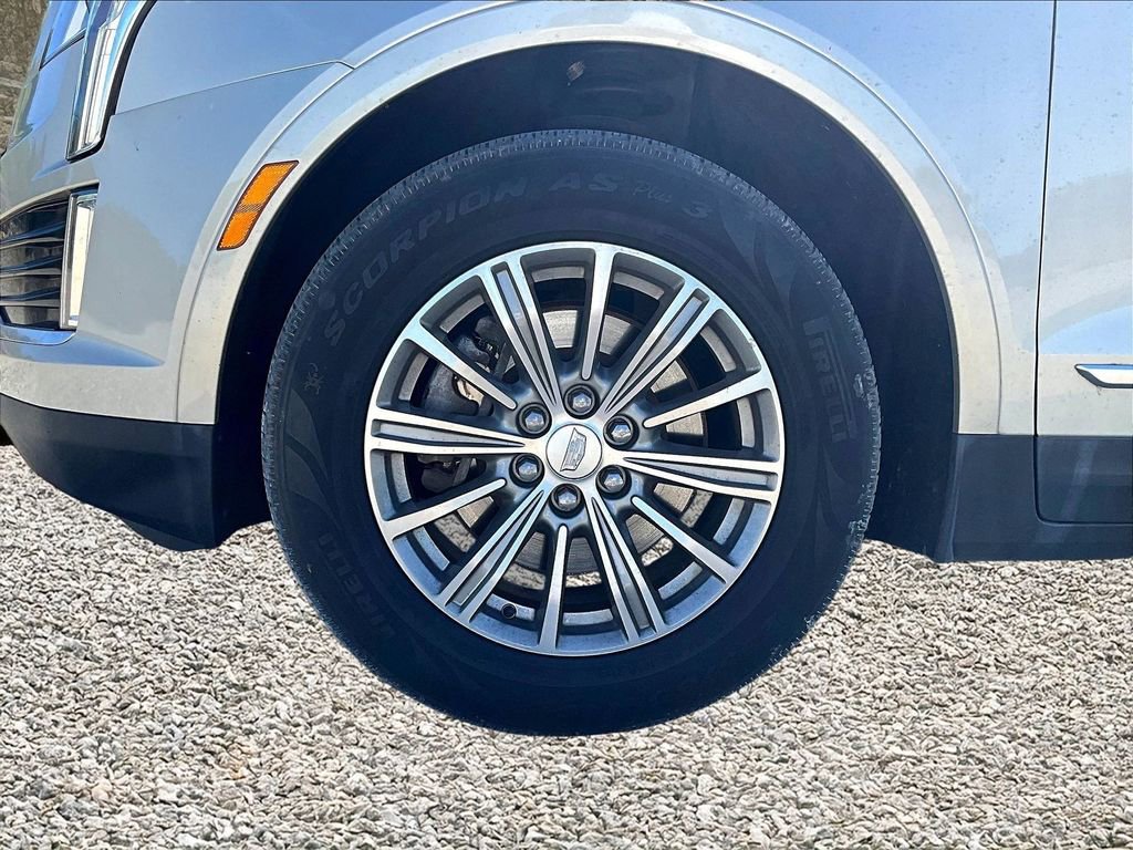 Used 2017 Cadillac XT5 Luxury w/ Driver Awareness Package image 8