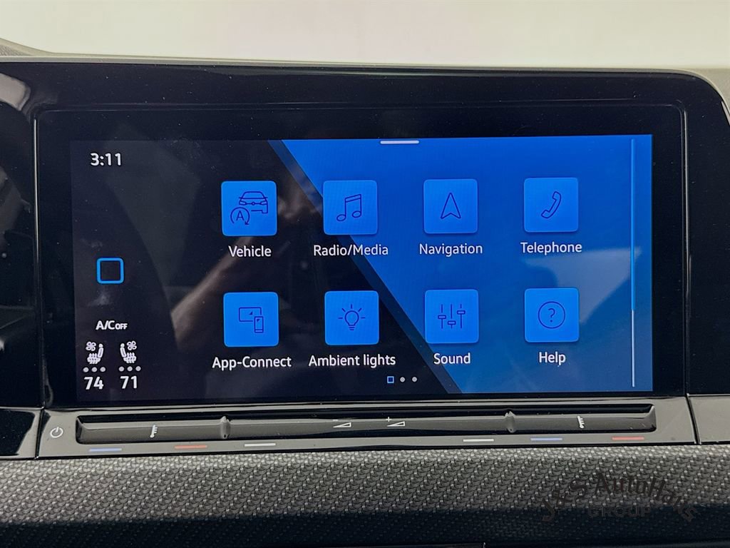 Used 2022 Volkswagen Golf R image 18