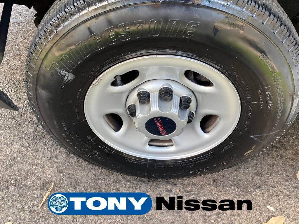 Used 2023 GMC Savana 2500 w/ Driver Convenience Package image 27