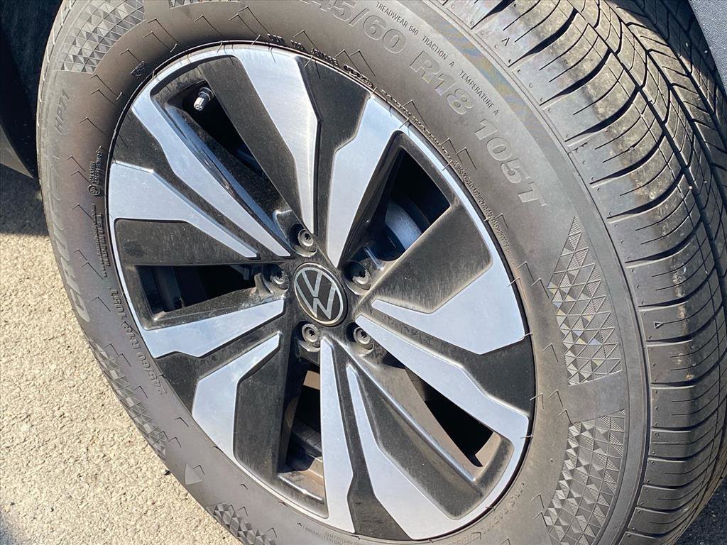 Certified 2025 Volkswagen Atlas Cross Sport SE AWD/4WD image 21