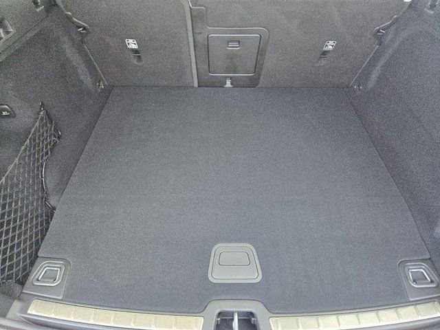 Used 2025 Volvo XC60 T8 Plus w/ Protection Package Premier image 35