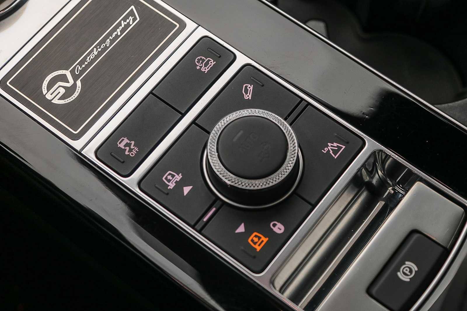 Used 2021 Land Rover Range Rover SV Autobiography Dynamic image 26