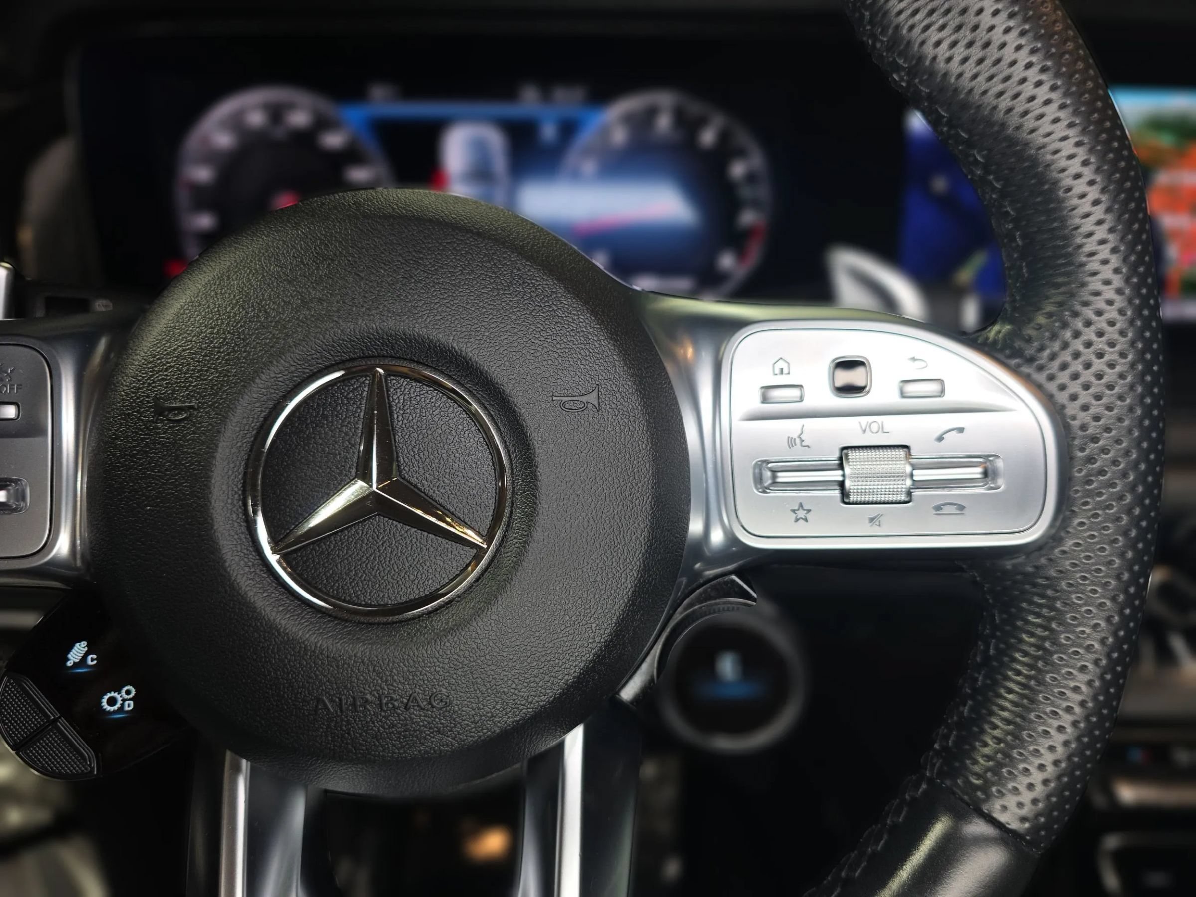 Used 2021 Mercedes-Benz G 63 AMG 4MATIC w/ G Manufaktur Interior Package image 29