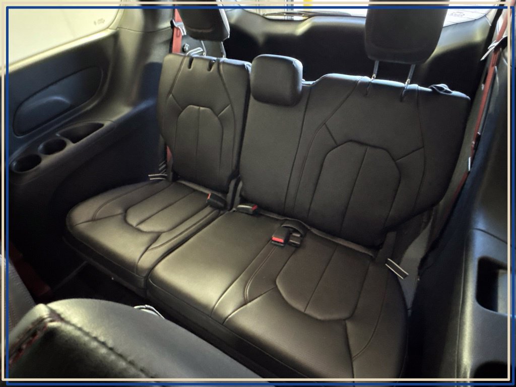 New 2027 Chrysler Pacifica Select AWD/4WD image 29