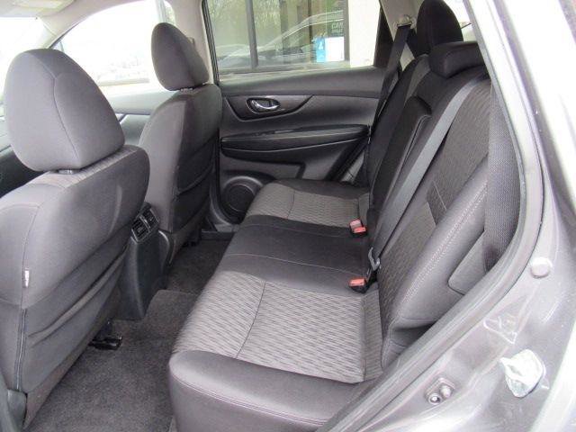 Used 2019 Nissan Rogue SV image 22