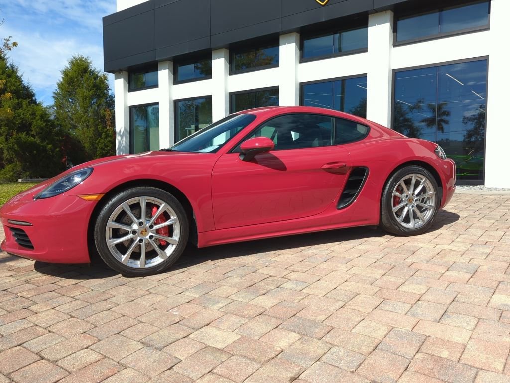 Used 2024 Porsche 718 Cayman S image 2