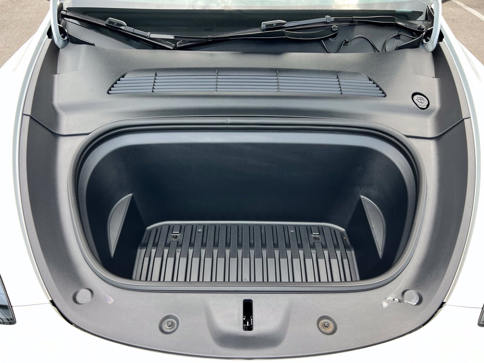 Used 2025 Tesla Model Y Long Range RWD image 17