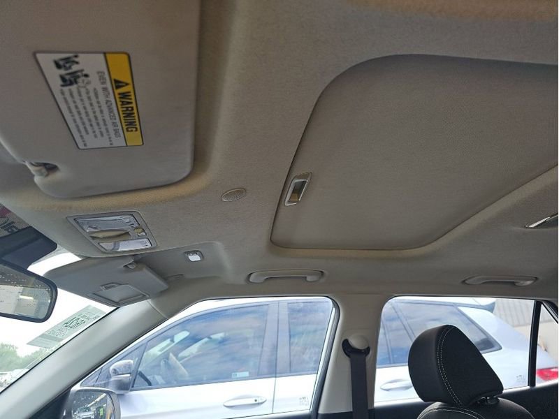 Used 2024 Hyundai Venue SEL image 13