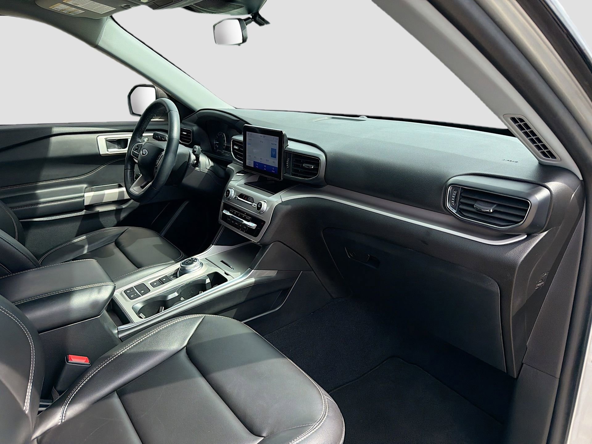 Used 2023 Ford Explorer XLT w/ Equipment Group 202A image 34