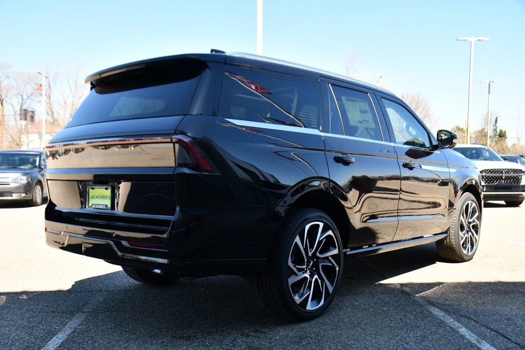 New 2026 Lincoln Navigator Reserve AWD/4WD image 6