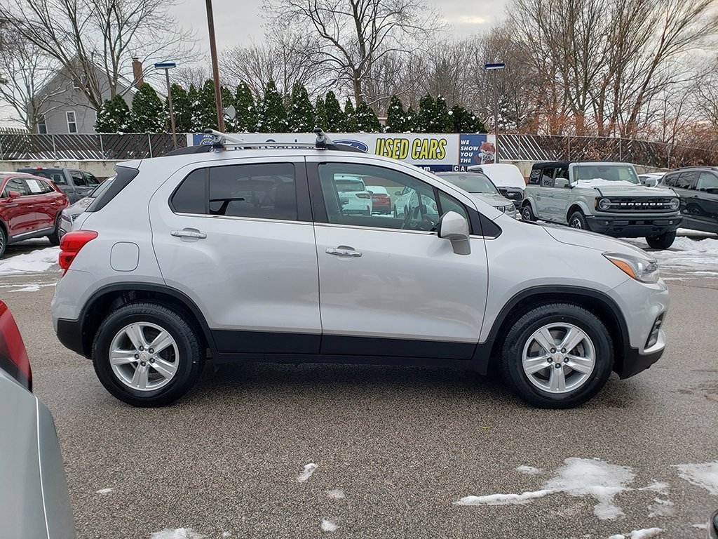 Used 2020 Chevrolet Trax LT w/ LT Convenience Package image 4