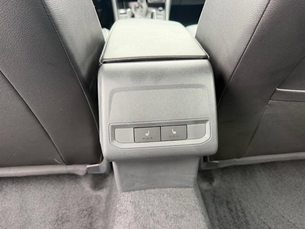 Used 2025 Volkswagen Jetta SEL FWD image 22