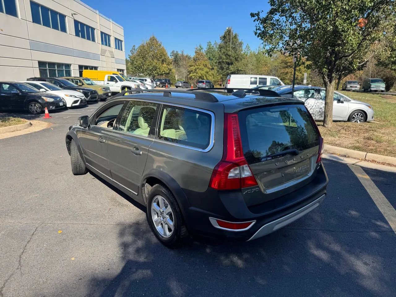 Used 2010 Volvo XC70 3.2 image 13