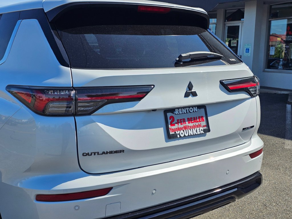 Used 2026 Mitsubishi Outlander LE AWD/4WD image 10