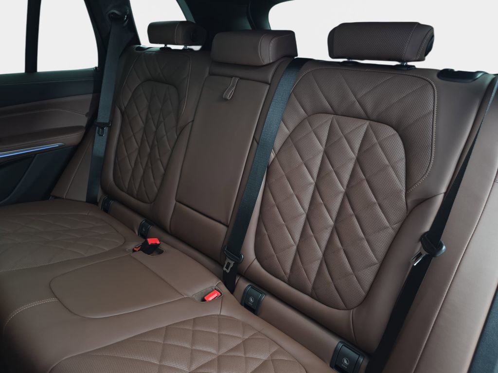 New 2026 BMW X5 xDrive50e w/ M Sport Package image 14
