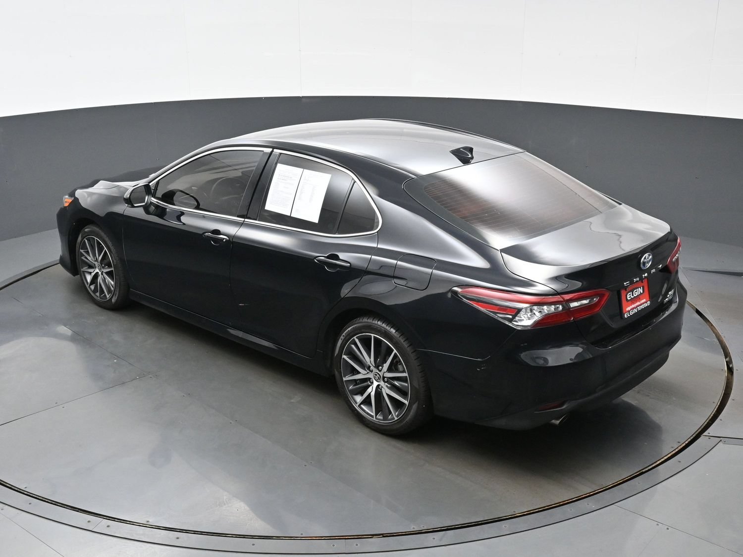 Used 2022 Toyota Camry XLE FWD image 36