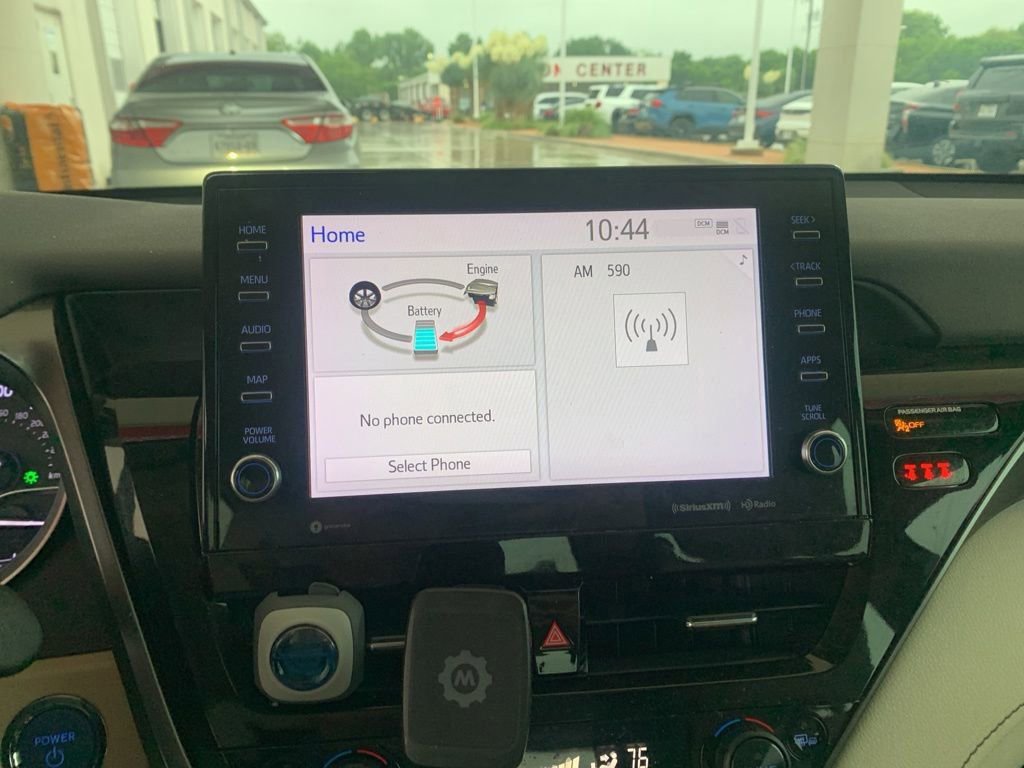 Used 2023 Toyota Camry XLE w/ Cold Weather Package FWD image 11