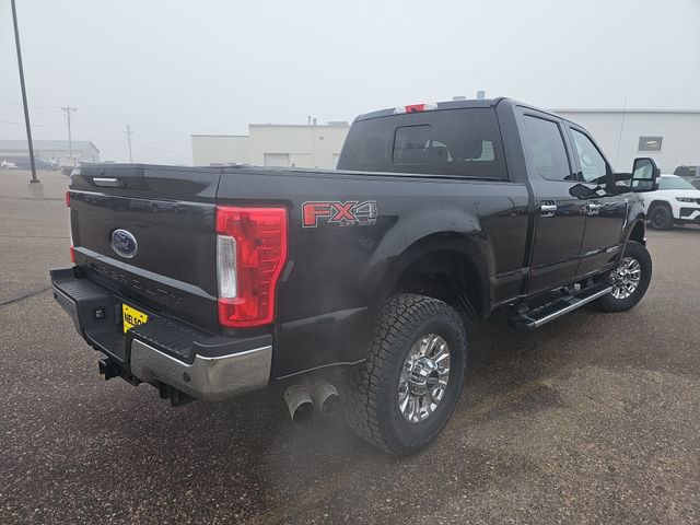 Used 2019 Ford F350 Lariat w/ Chrome Package image 5