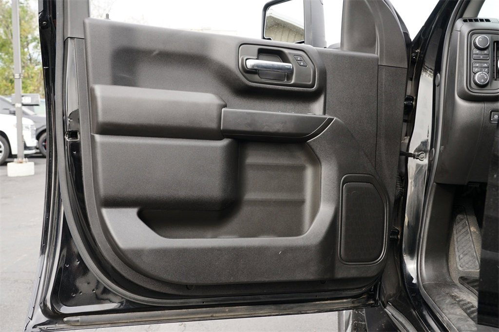 Used 2024 Chevrolet Silverado 2500 Custom w/ Custom Value Package image 15