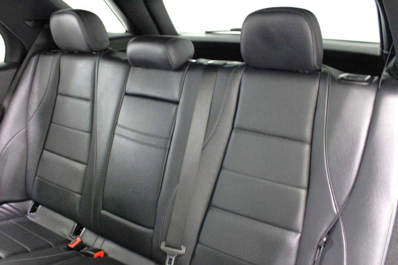 Used 2020 Mercedes-Benz GLE 350 4MATIC w/ Premium Package image 39