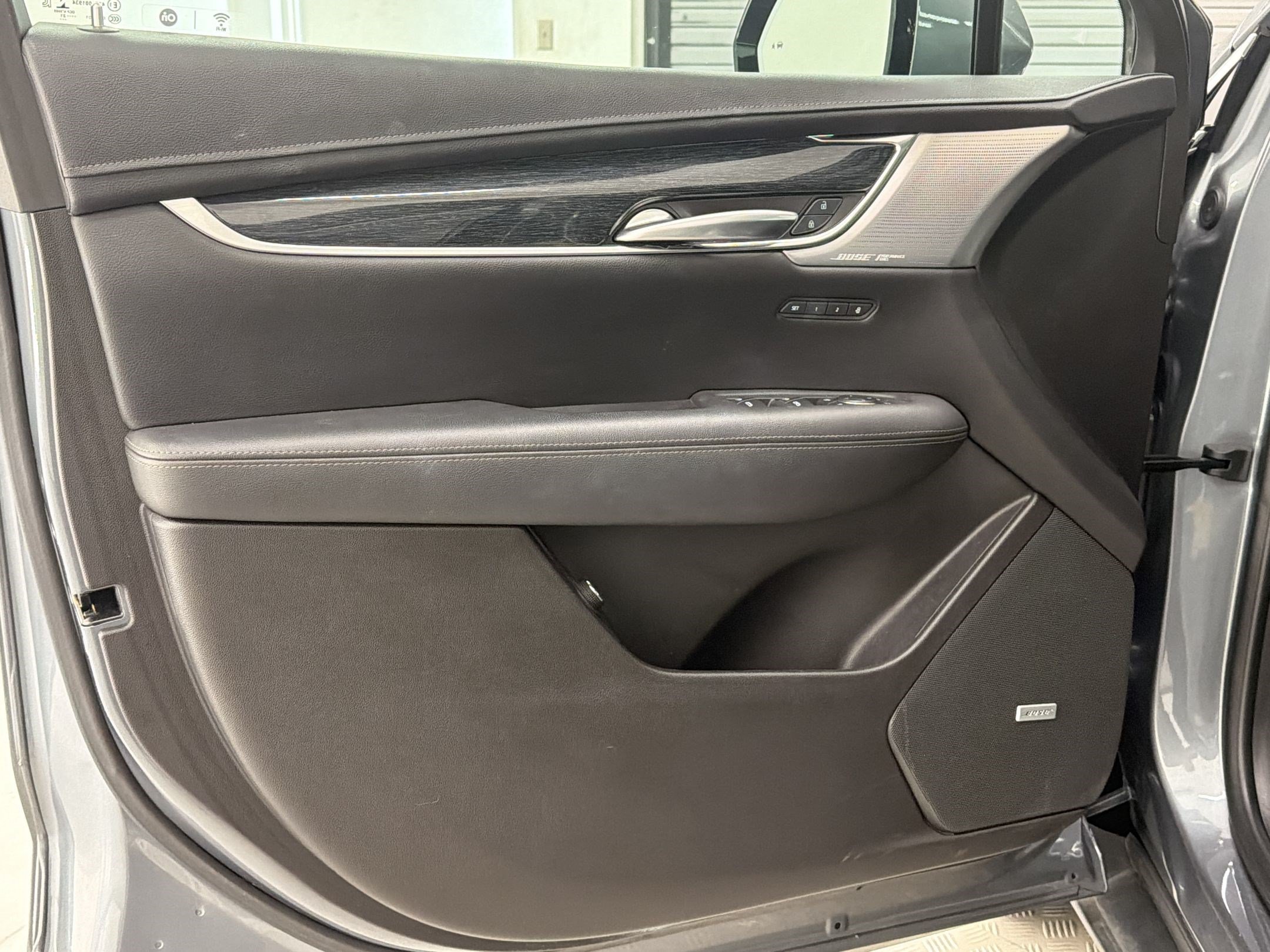 Used 2022 Cadillac XT5 Premium Luxury w/ Technology Package FWD image 14