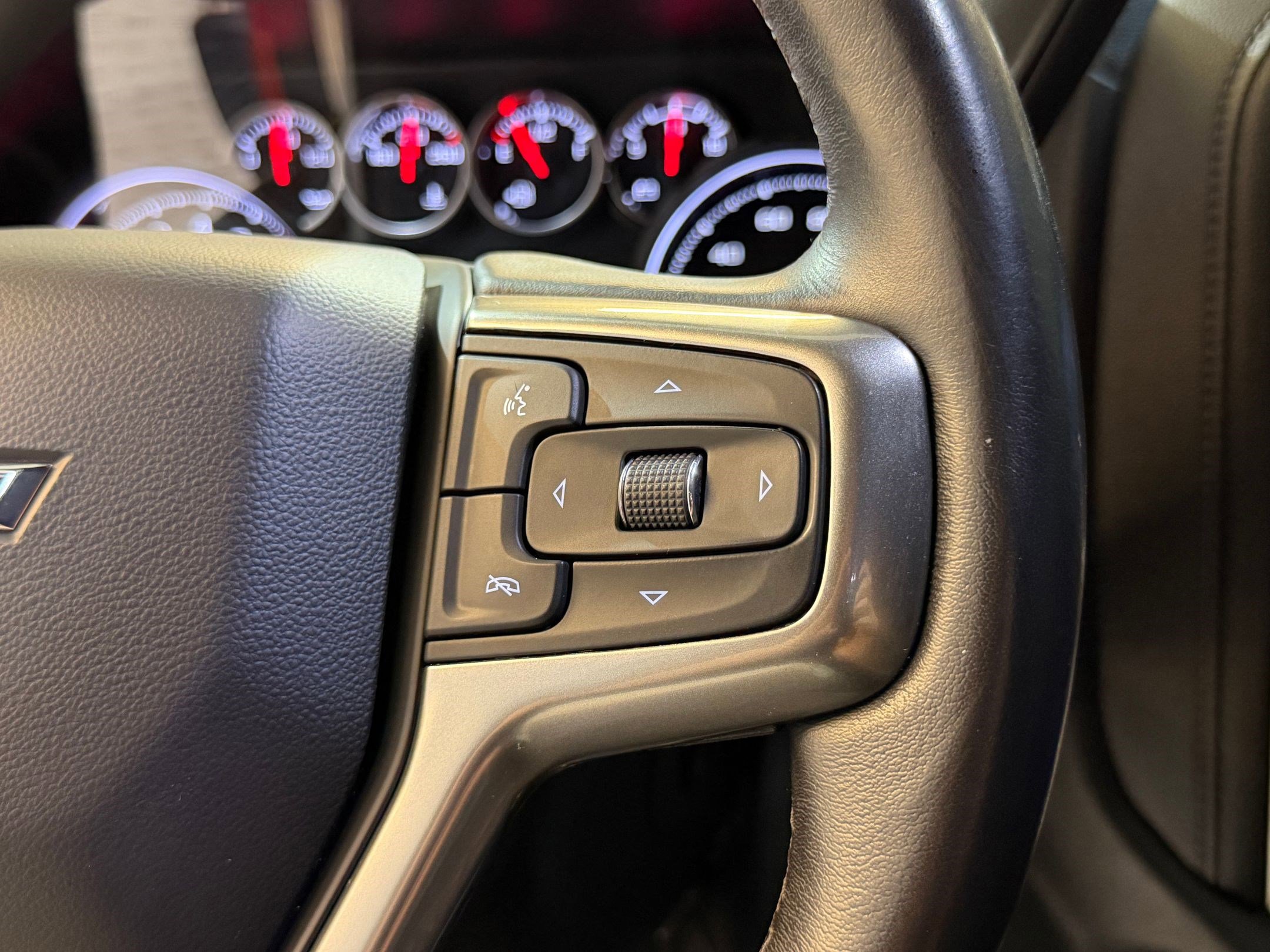 Used 2022 Chevrolet Silverado 1500 RST AWD/4WD image 25