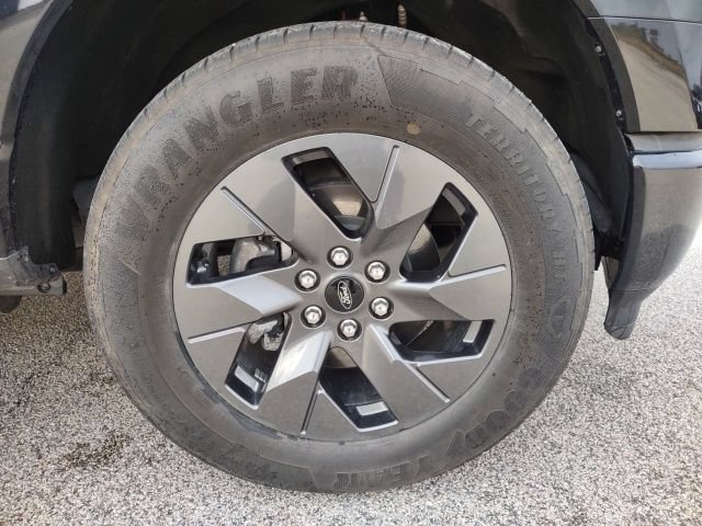 Used 2023 Ford F150 Lightning Lariat AWD/4WD image 25