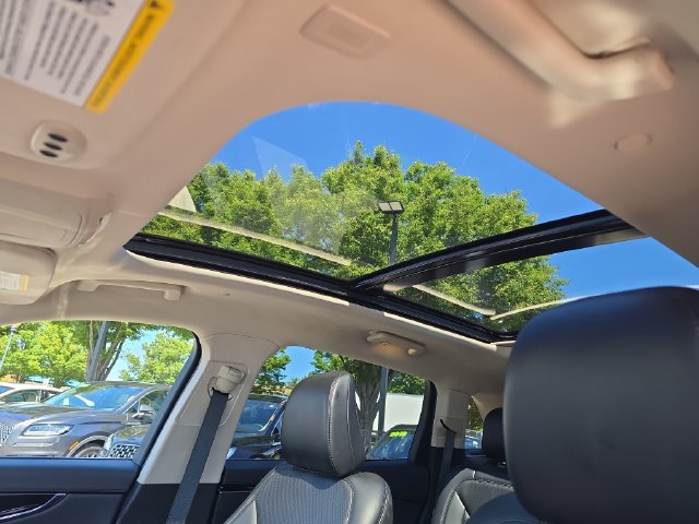 Certified 2023 Lincoln Nautilus Reserve w/ Monochromatic Package AWD/4WD image 6